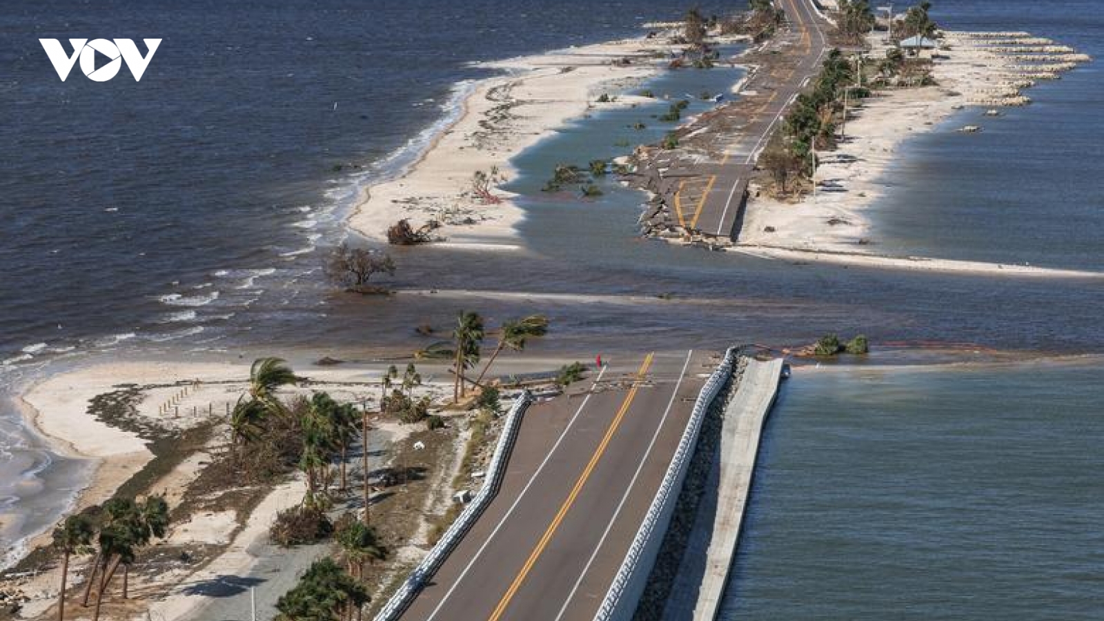Bão Ian gây ngập lụt nghiêm trọng nhất 500 năm qua tại Florida (Mỹ)