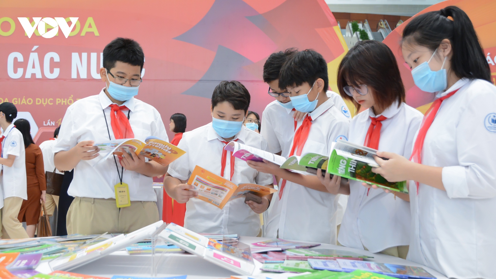 Khuyến khích xã hội hóa SGK, nhưng phải lấy chất lượng hàng đầu