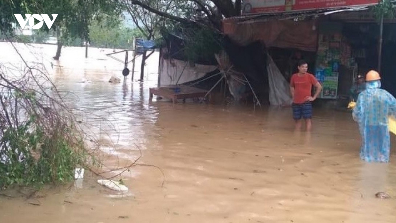 Deputy PM calls on localities to overcome consequences as Typhoon Noru weakens