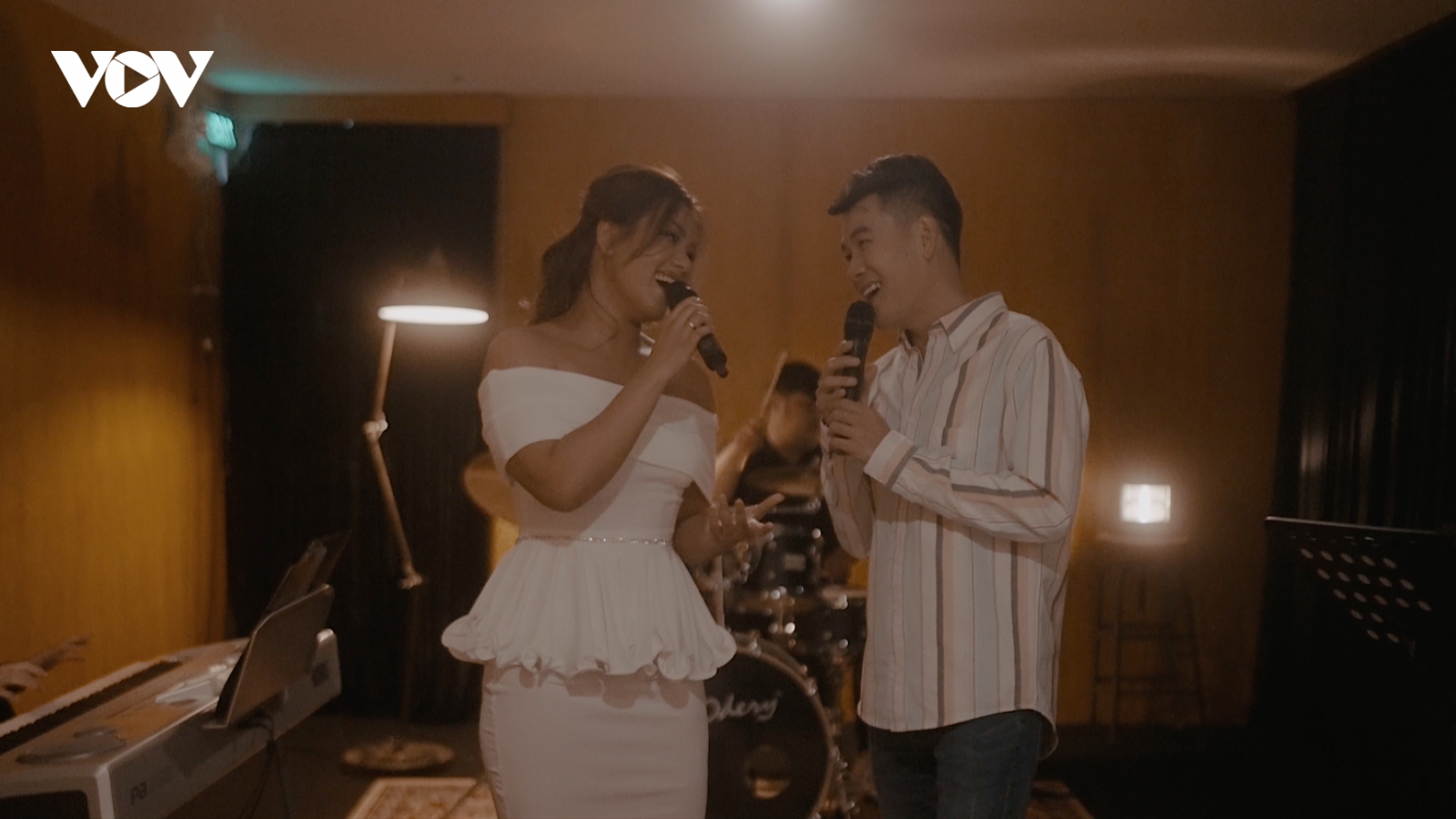 Hồ Trung Dũng kết hợp Phương Vy, Võ Hạ Trâm trong "The Songbook 3"