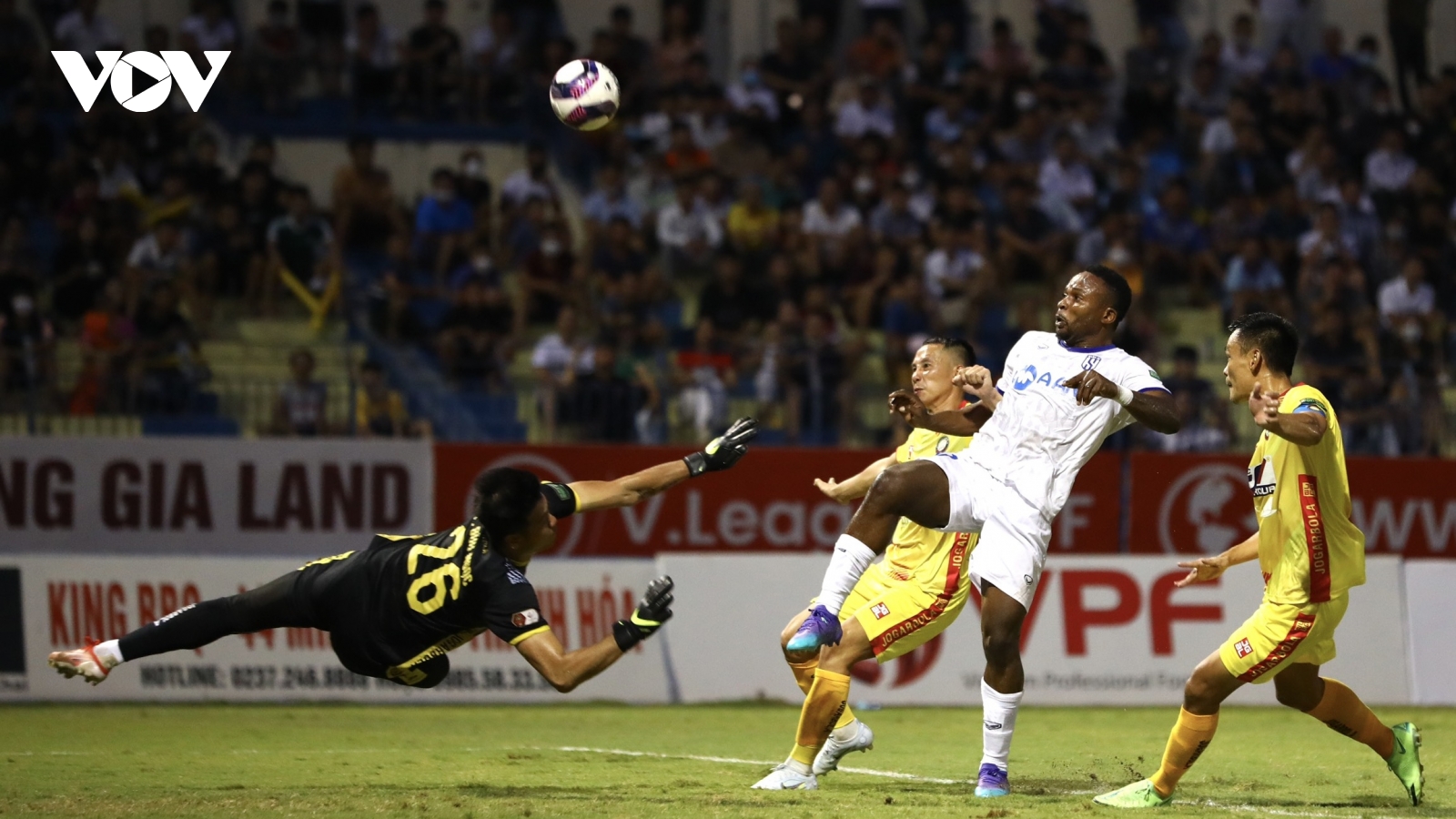 Jose Pinto rực sáng, Thanh Hoá "gieo sầu" cho SLNA