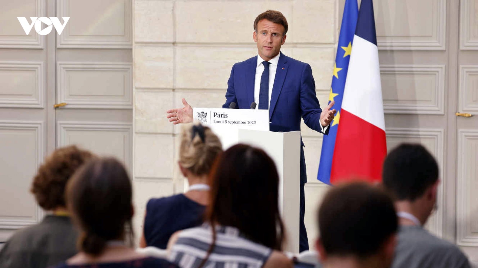 Tổng thống Pháp Macron: “Châu Âu sẽ phải trả giá để từ bỏ khí đốt của Nga”