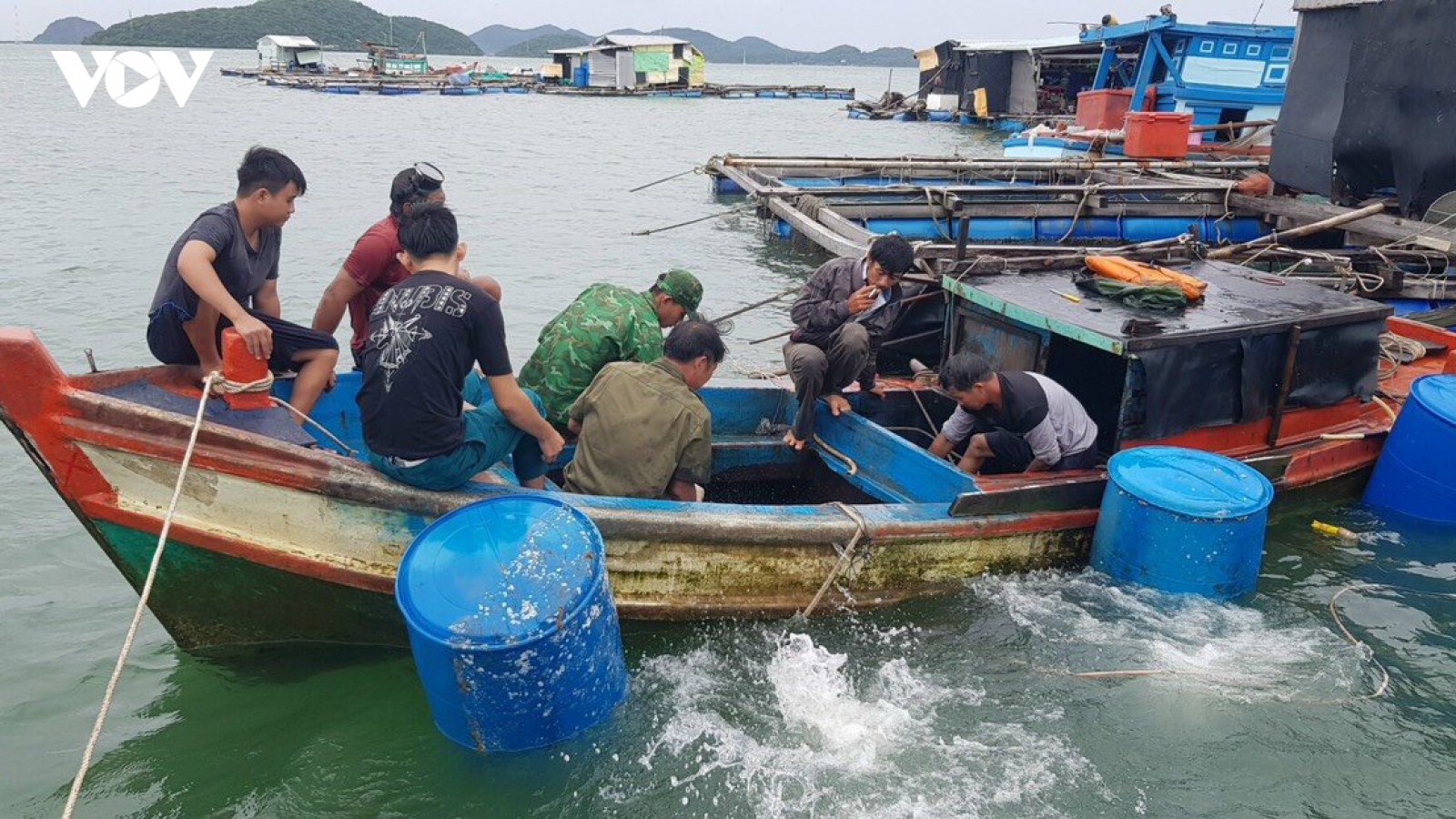Giông lốc đánh chìm tàu cá, 1 ngư dân mất tích ở Kiên Giang