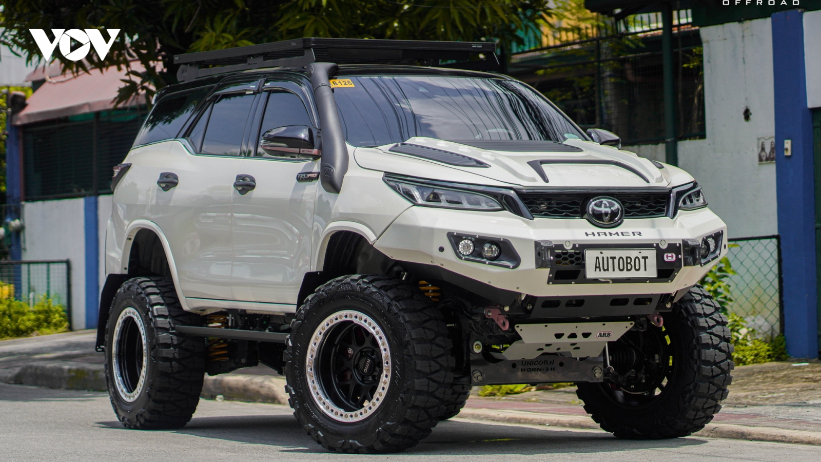 Cận cảnh bản độ hầm hố của Toyota Fortuner GR Sport