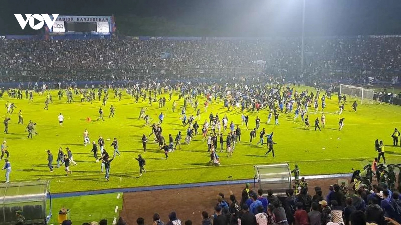 Bạo loạn ở giải VĐQG Indonesia, hơn 100 người thiệt mạng