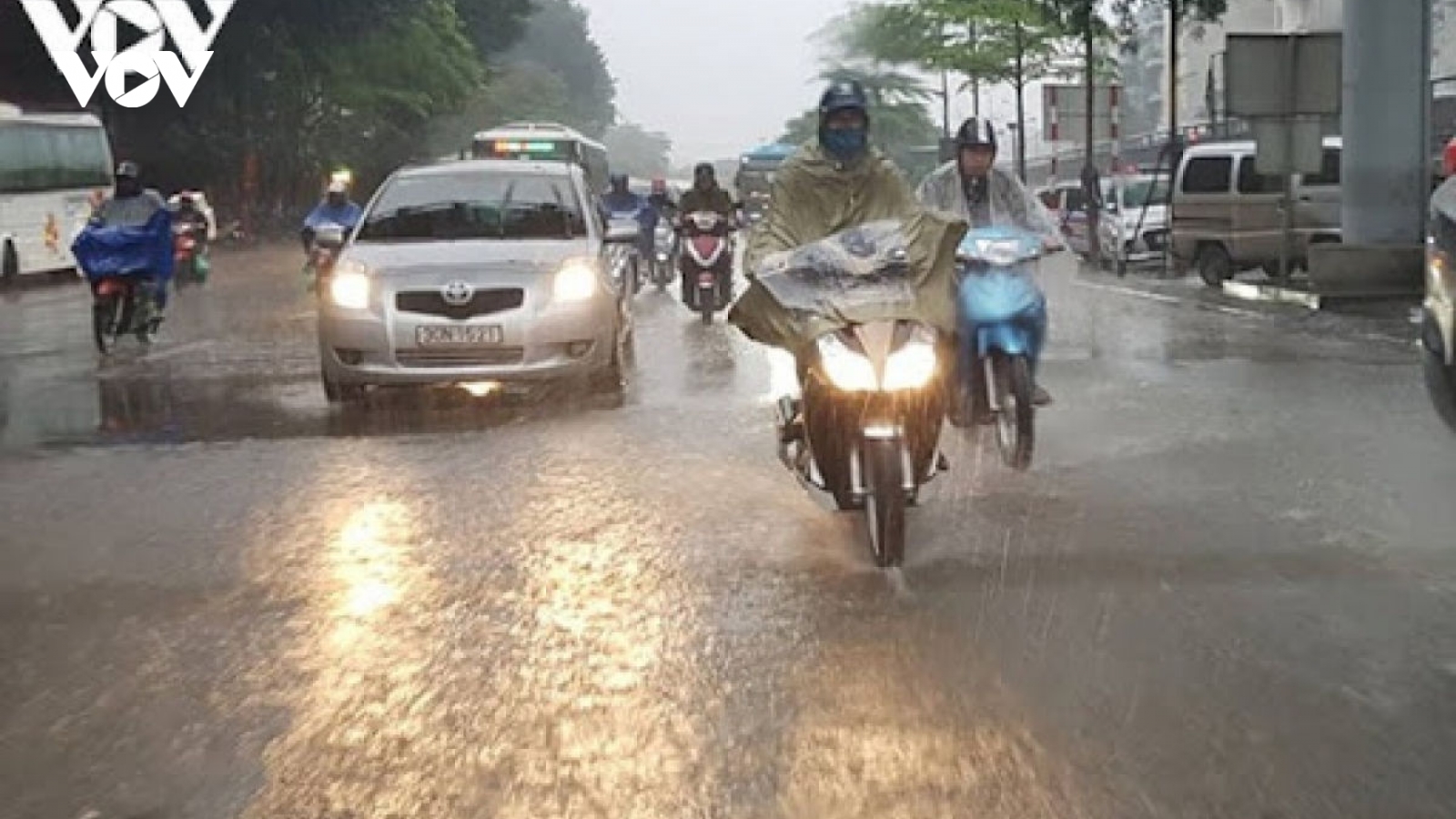 Thời tiết ngày 2/10: Mưa dông tiếp tục diễn ra ở nhiều nơi trên cả nước