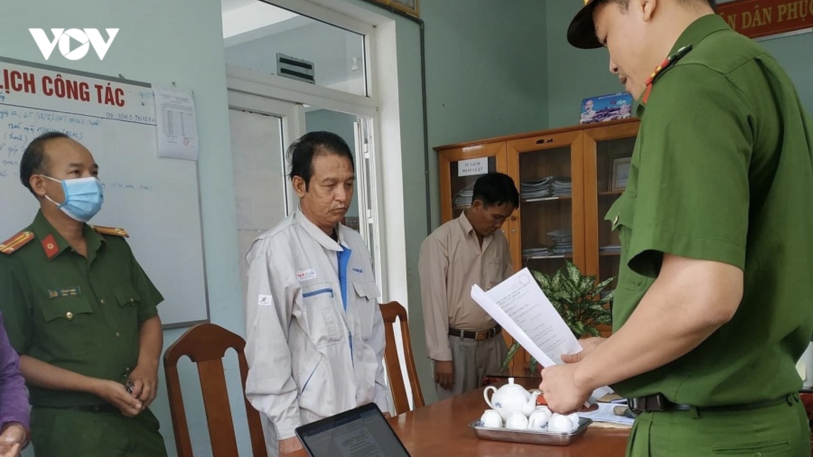 Bắt tạm giam kẻ có hành vi đồi bại với cháu gái 9 tuổi