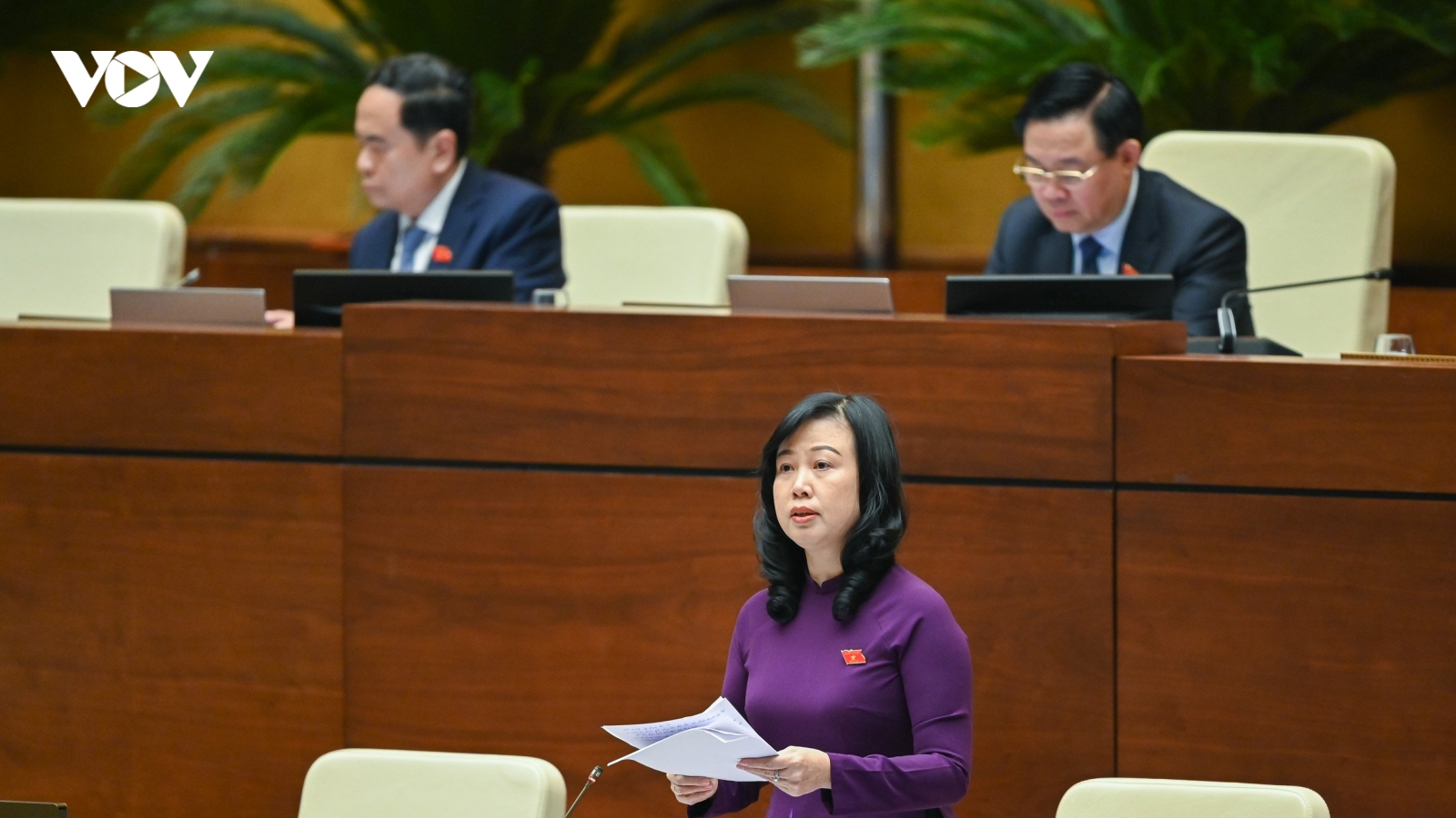 Bộ trưởng Bộ Y tế giải trình nhiều vấn đề "nóng" trong Luật Khám chữa bệnh sửa đổi