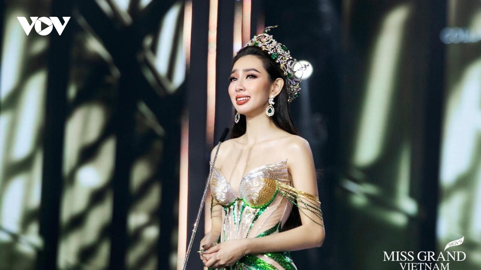 Chuyện showbiz: Hoa hậu Thuỳ Tiên kiếm ít nhất 2-3 triệu USD trong nhiệm kỳ