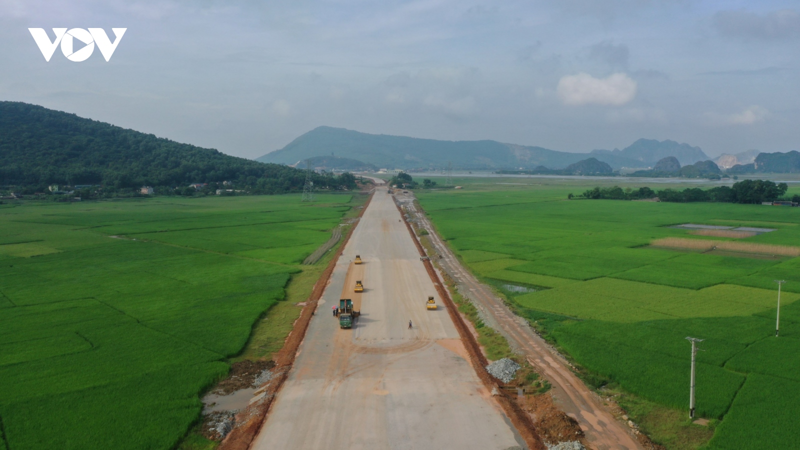 Nguồn vật liệu cho cao tốc Bắc-Nam gặp khó, Bộ GTVT đề xuất giải pháp tháo gỡ