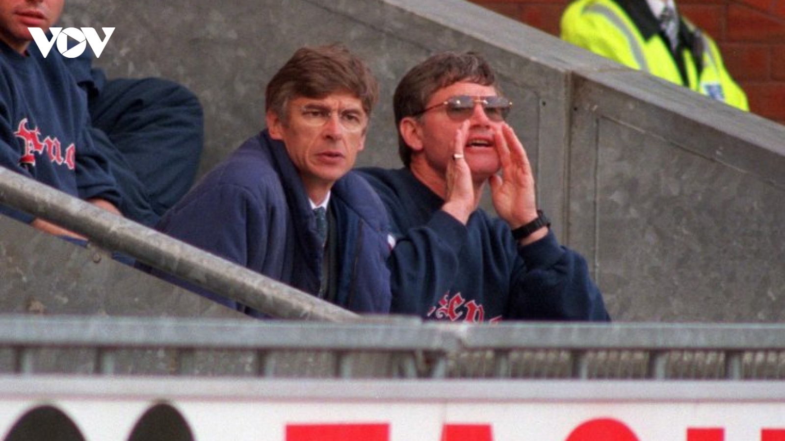 Ngày này năm xưa: Arsene Wenger khởi đầu hoàn hảo tại Arsenal