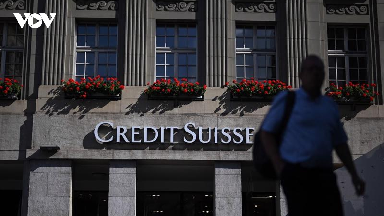 Credit Suisse bị đồn sắp phá sản, thị trường tài chính "rung lắc" thế nào?