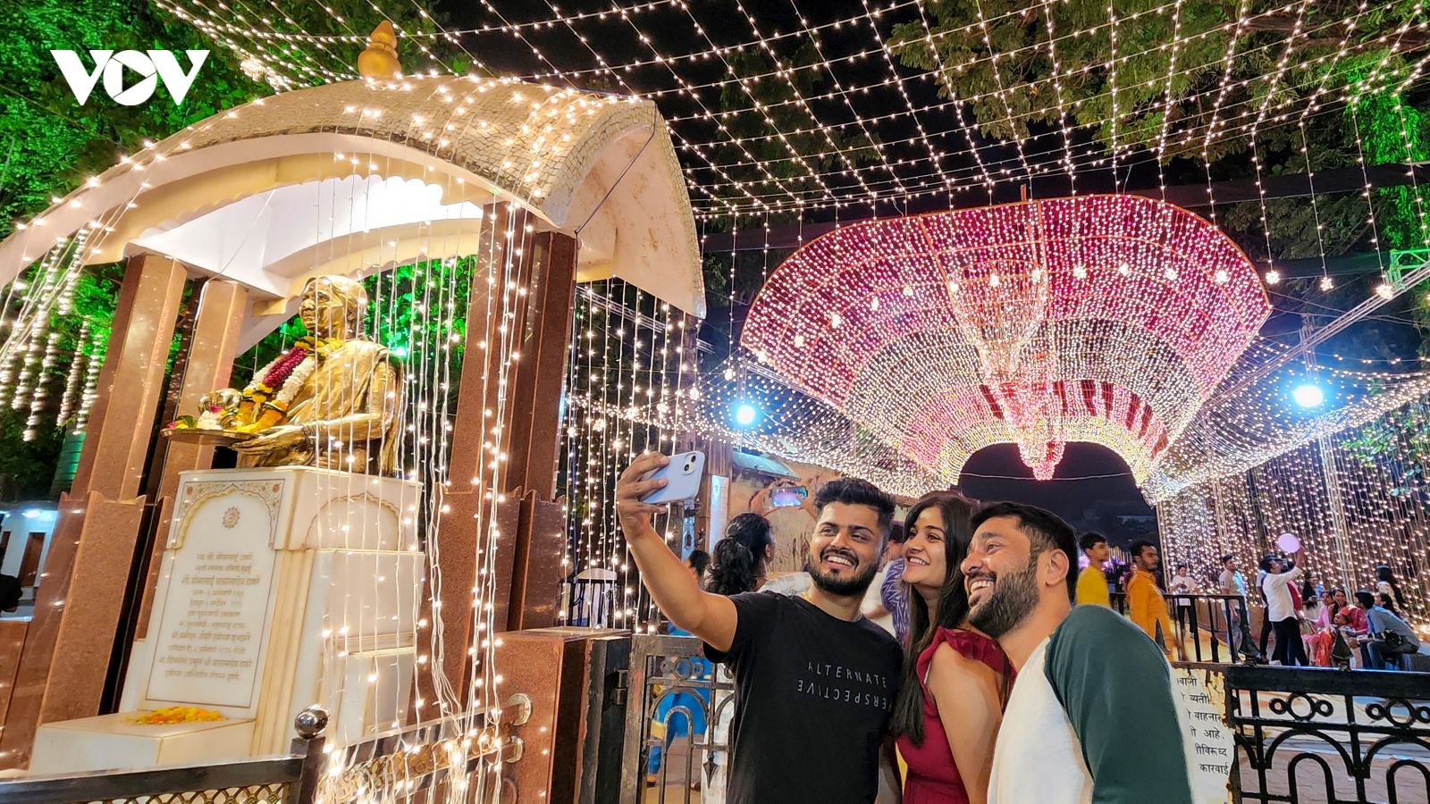 Người dân Ấn Độ tất bật chuẩn bị đón Lễ hội Diwali