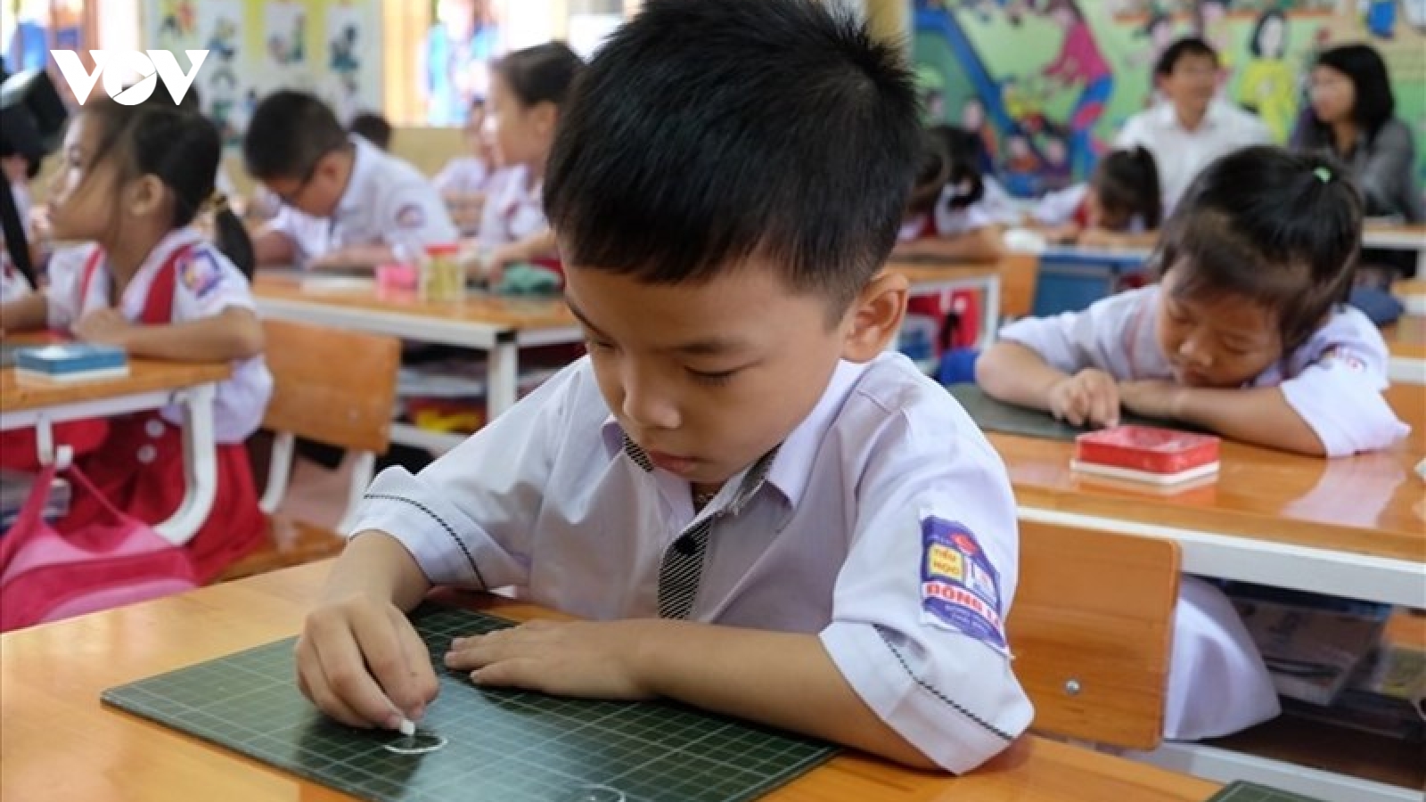 Giải bài toán giáo viên ồ ạt nghỉ việc, cách nào?
