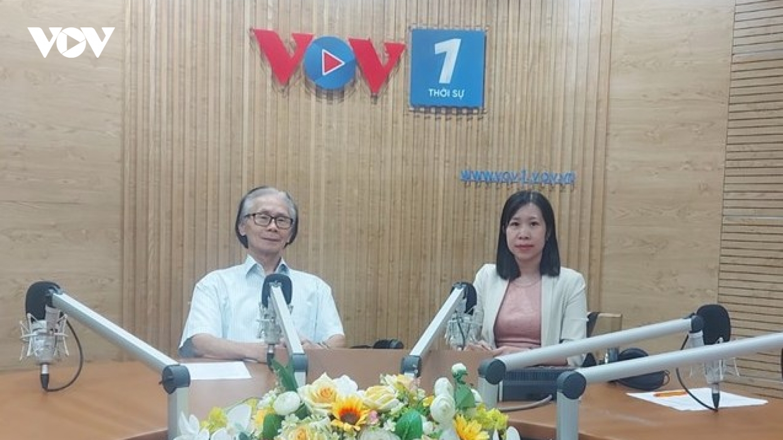 Bảo vệ người tiêu dùng trong bối cảnh xăng dầu khan hiếm và giá cả thất thường