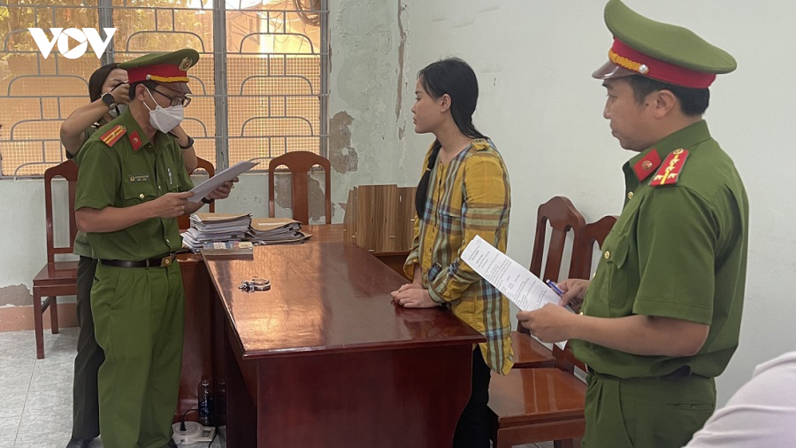 Khởi tố, bắt tạm giam "Tina Dương” Ninh Thị Vân Anh