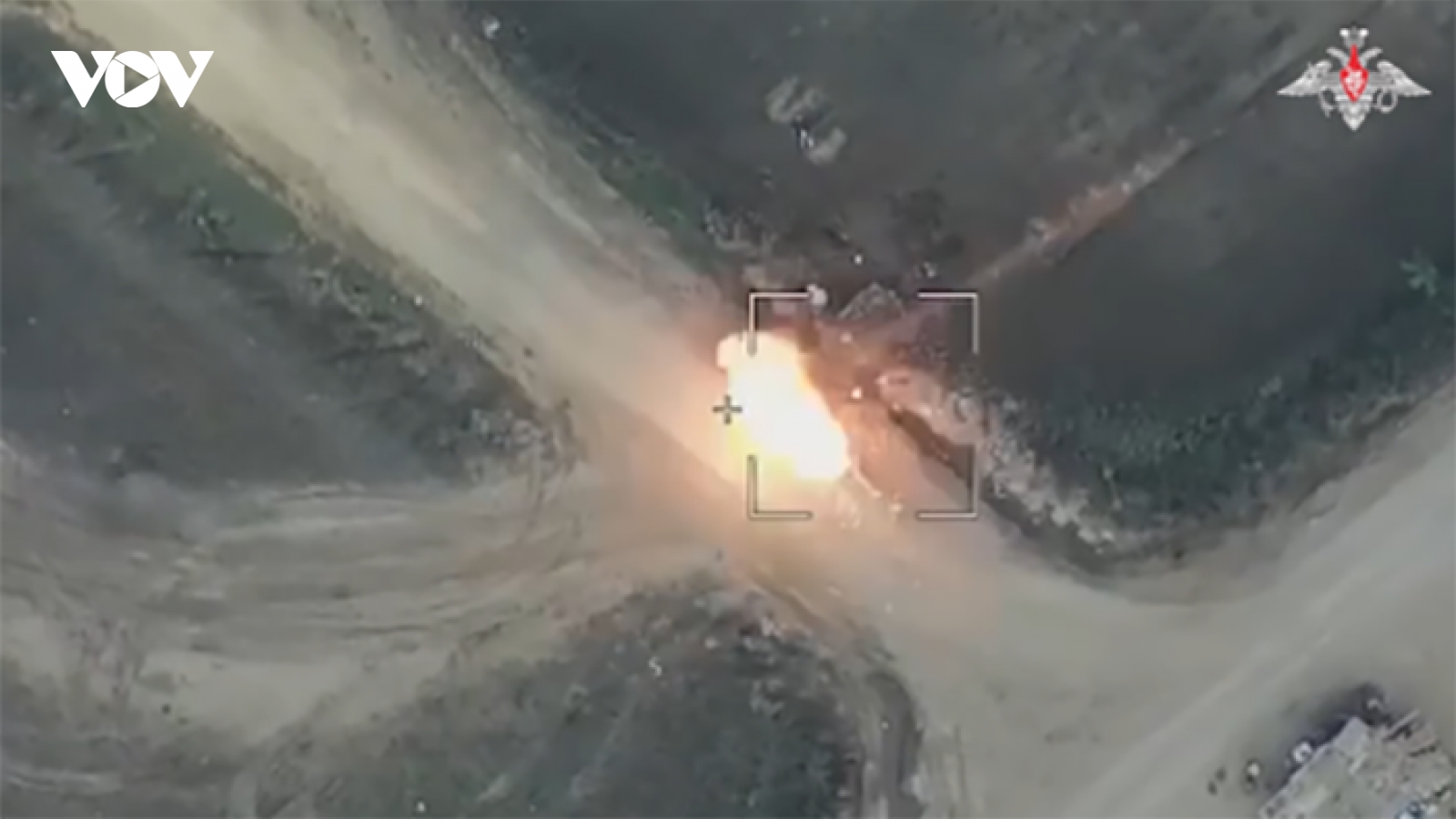 Nga tung video UAV cảm tử tấn công xe tăng và pháo tự hành Ukraine