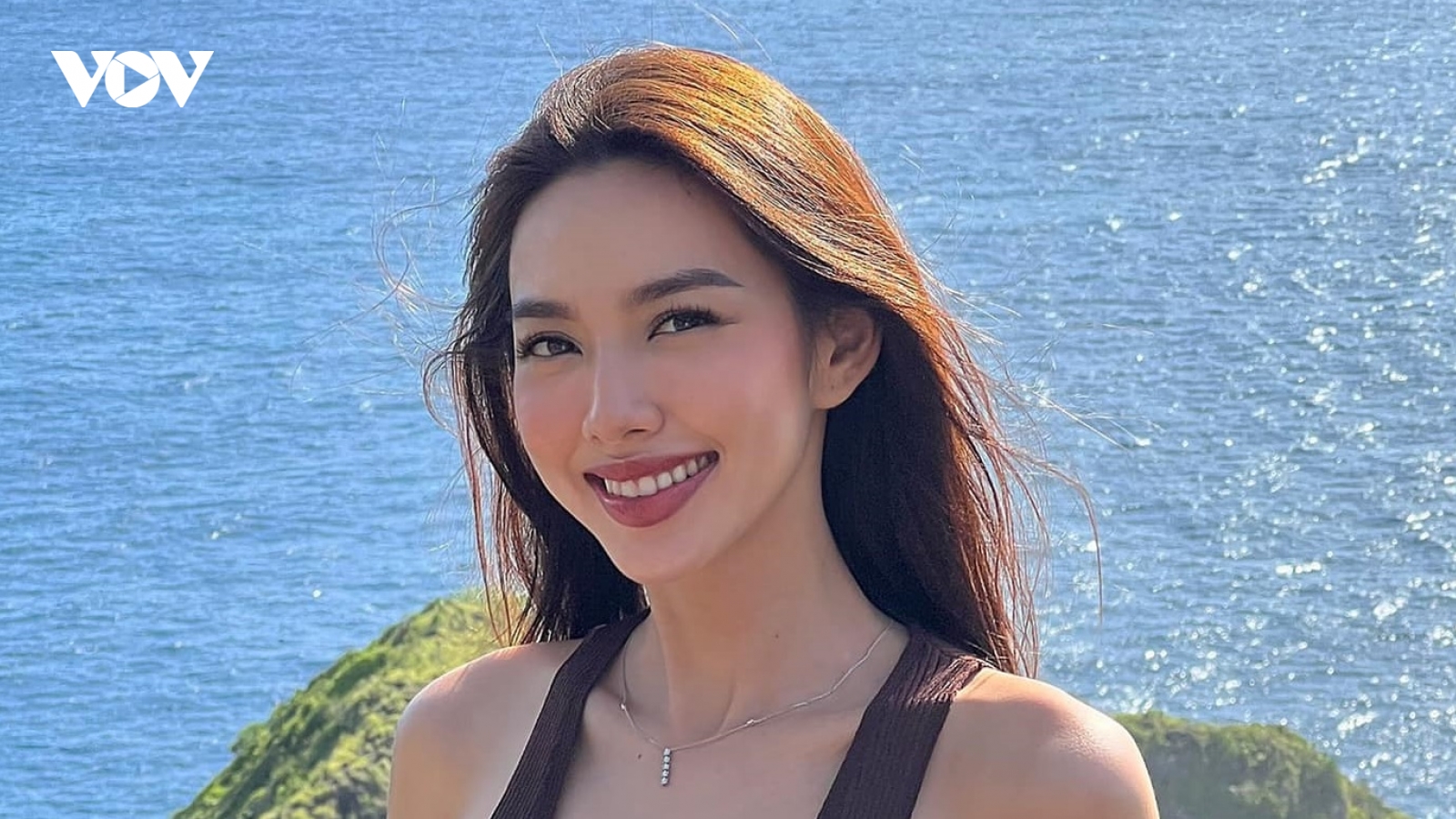 Hoa hậu Thùy Tiên khoe sắc vóc tại hòn đảo "thiên đường" ở Indonesia