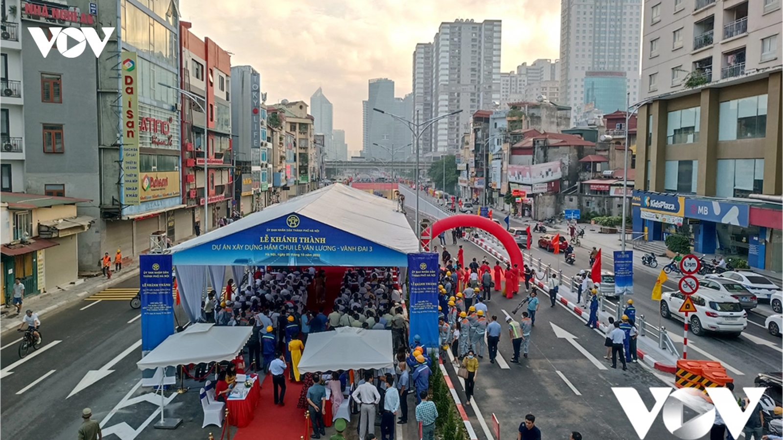 Thông xe hầm chui Lê Văn Lương, kỳ vọng xóa bỏ "điểm nóng" ùn tắc