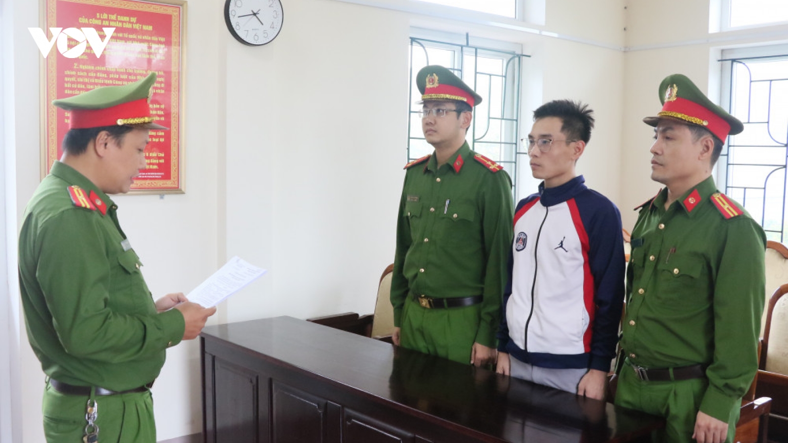 Cố "cứu" tiền ảo, người phụ nữ bị lừa gần 1 tỷ đồng tiền thật