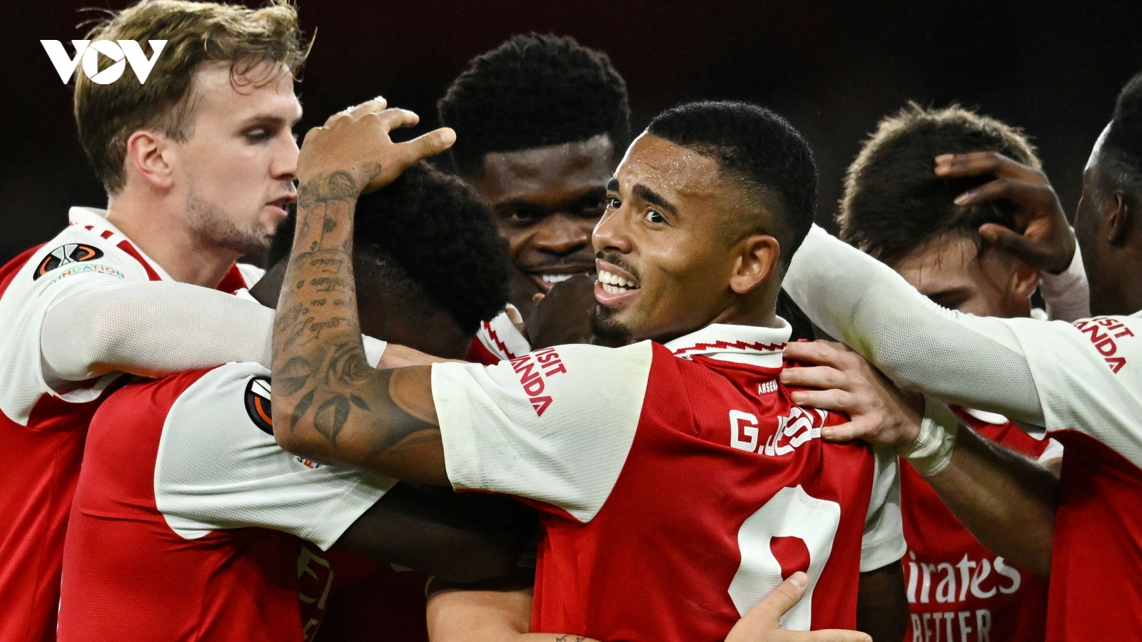 Bảng xếp hạng Ngoại hạng Anh mới nhất: Arsenal hơn MU 8 điểm