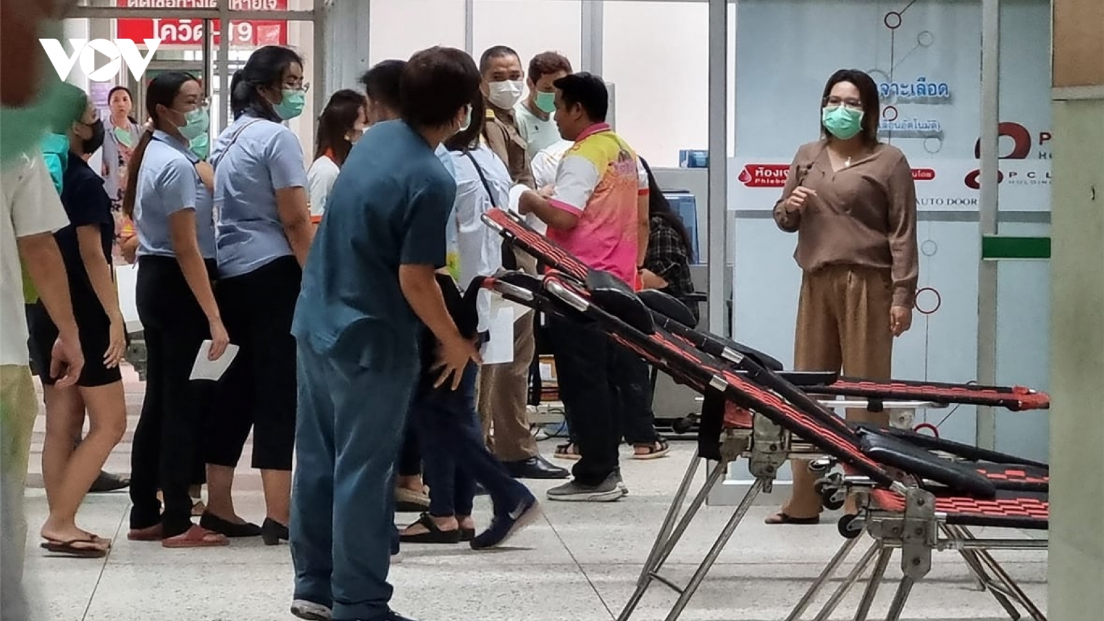 Thái Lan treo cờ rủ để tưởng niệm các nạn nhân vụ xả súng