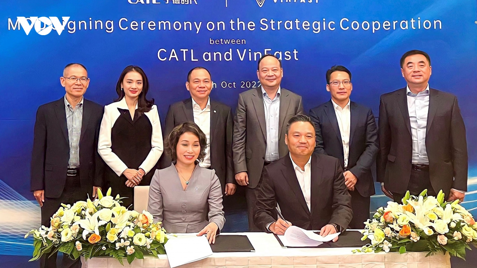 Tỷ phú Phạm Nhật Vượng chứng kiến VinFast và CATL ký hợp tác chiến lược toàn cầu