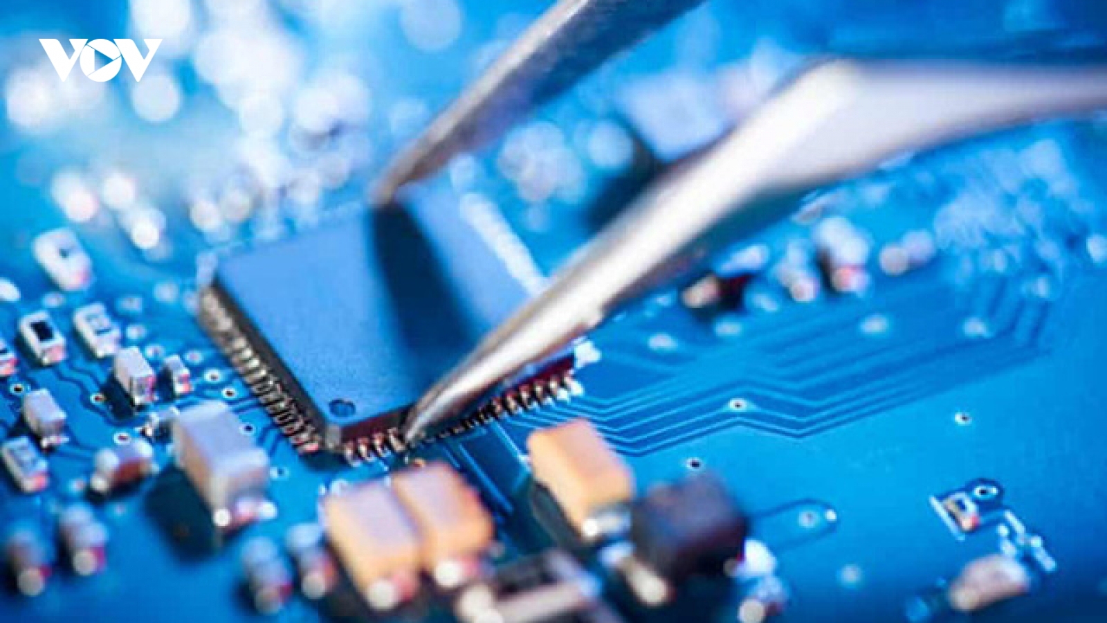 Mỹ hạn chế xuất khẩu chip bán dẫn và thiết bị sản xuất chip sang Trung Quốc
