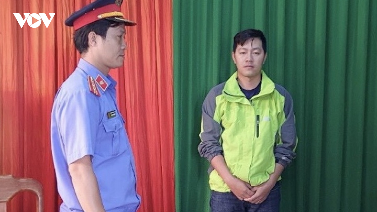 Nóng 24h: Vợ chồng nguyên cán bộ công an TP Huế hợp sức lừa đảo hơn 6 tỷ đồng