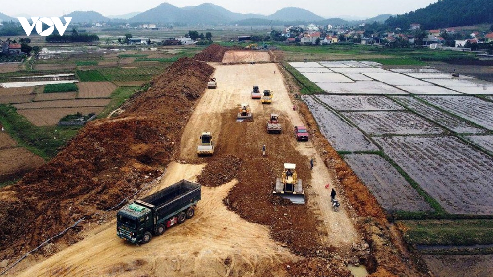 Xử lý nghiêm nhà thầu chậm tiến độ cao tốc Bắc-Nam qua Bình Thuận, Đồng Nai