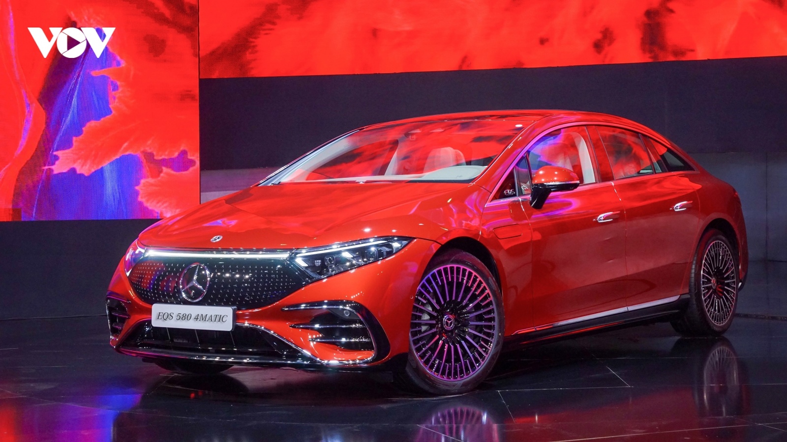 Chiêm ngưỡng 2 mẫu xe điện Mercedes-Benz EQS hoàn toàn mới tại VMS 2022