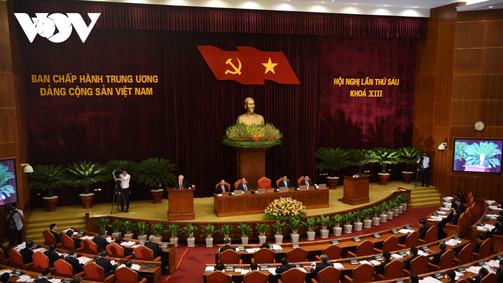 Thông cáo báo chí ngày làm việc thứ ba của Hội nghị Trung ương 6 khoá XIII