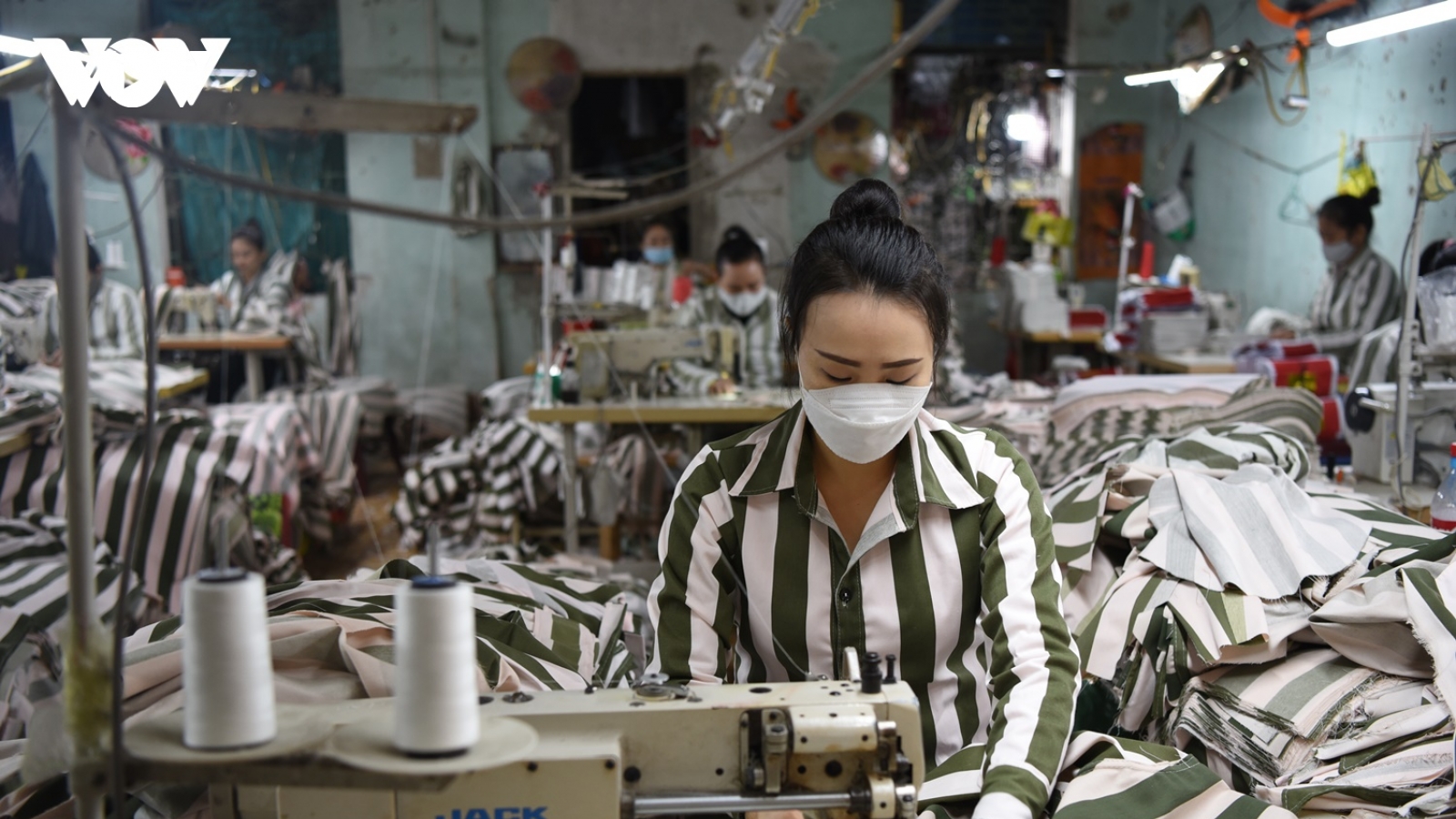 Cận cảnh một ngày lao động của hơn 600 nữ phạm nhân Trại giam Ngọc Lý