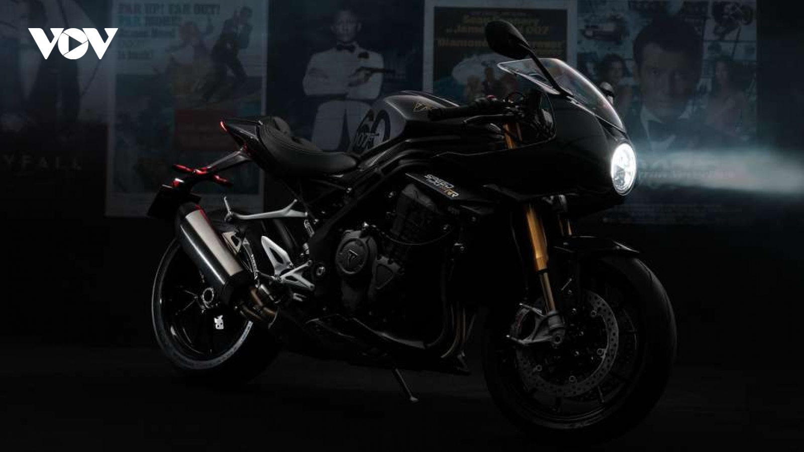 Triumph ra mắt Speed Triple 1200 RR phiên bản Bond kỷ niệm 60 năm