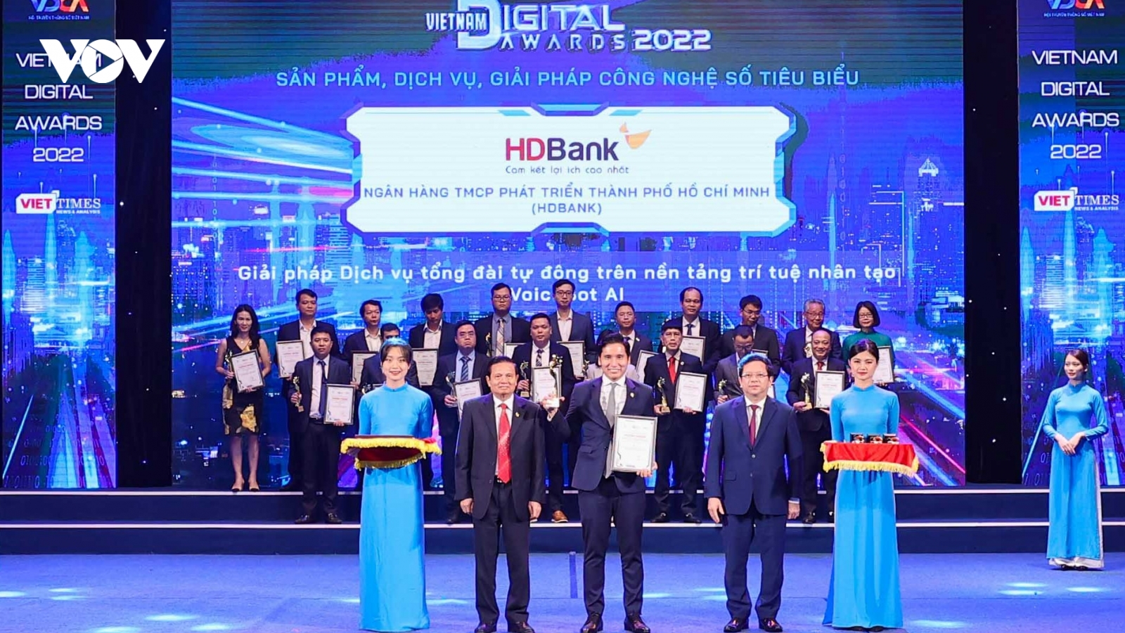 Đẩy mạnh chuyển đổi số, HDBank đạt giải thưởng Chuyển đổi số Việt Nam 2022