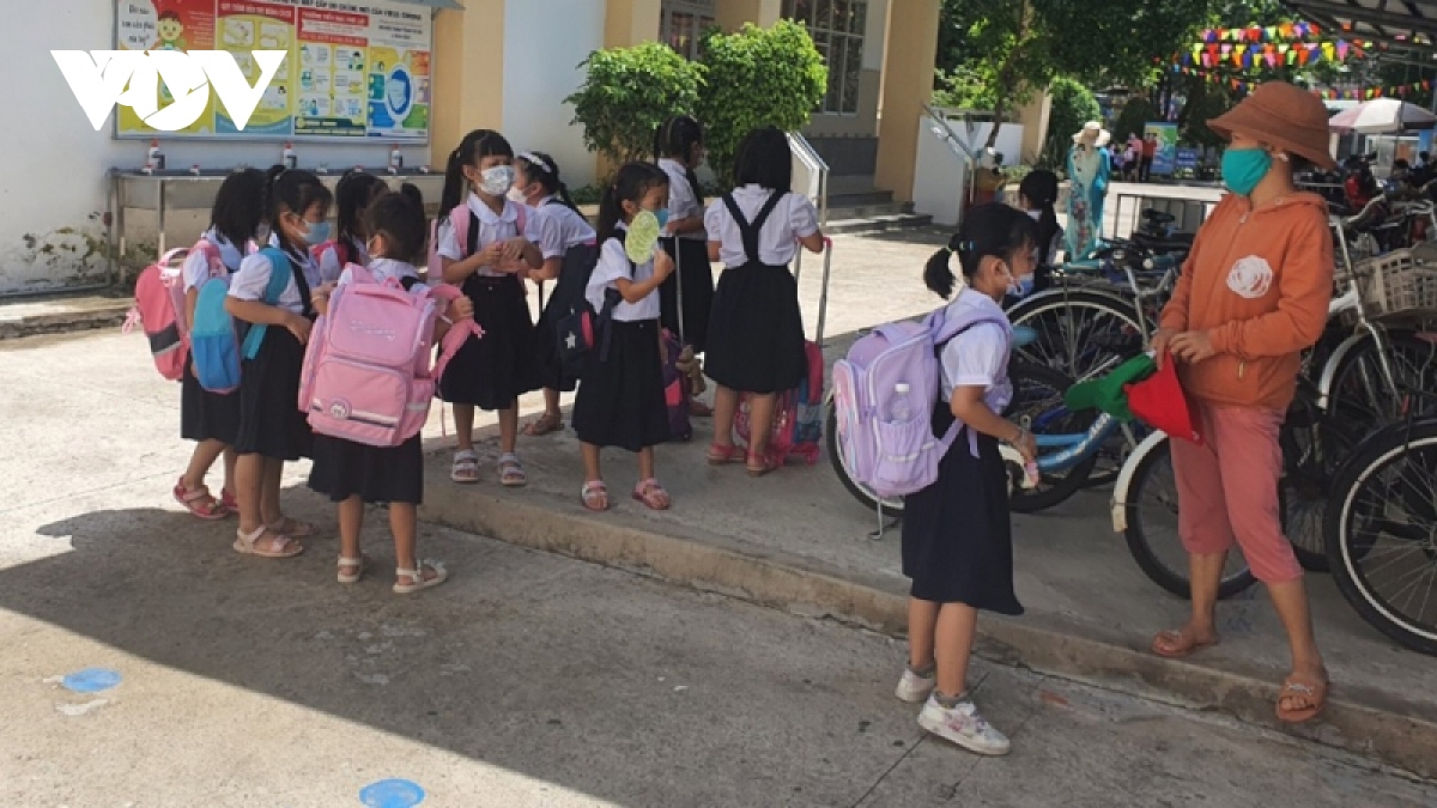 Đổi giờ vào học và tan học của học sinh: Bộ Giáo dục và Đào tạo lên tiếng