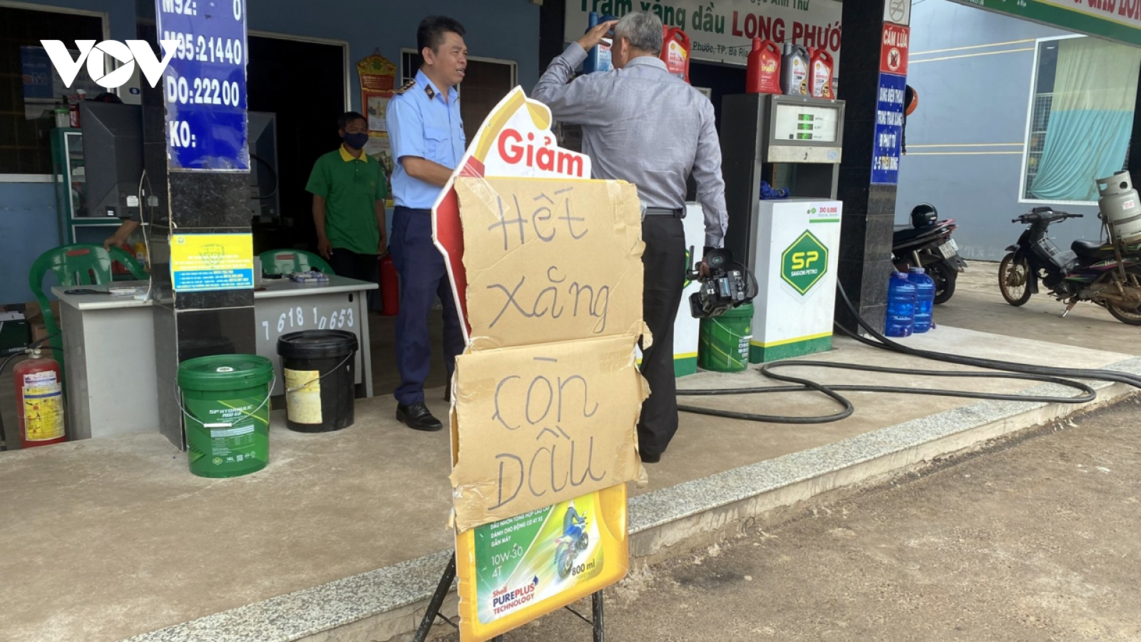 Kiểm tra các cửa hàng xăng dầu ở Bà Rịa-Vũng Tàu, Bình Phước treo bảng hết xăng