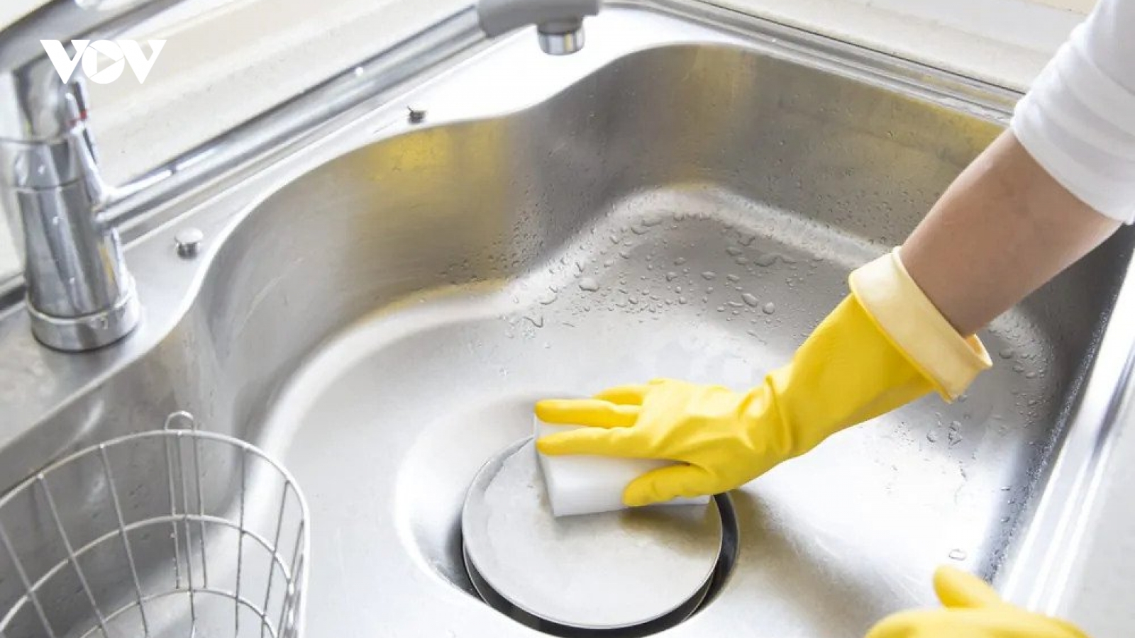 Phương pháp tốt nhất để làm sạch bồn rửa nhà bếp