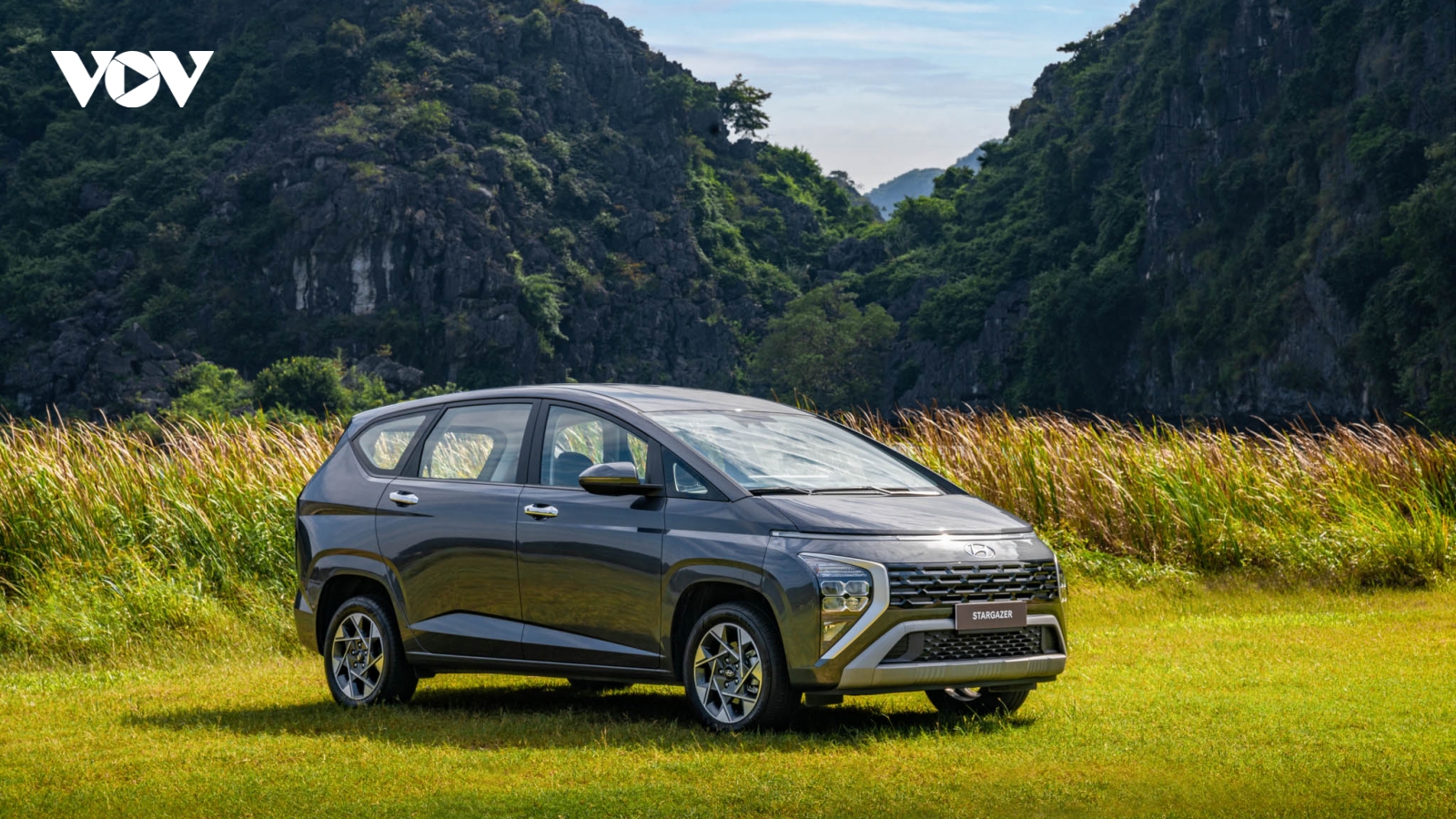 Hyundai giới thiệu xe gia đình Stargazer đúng ngày 20/10