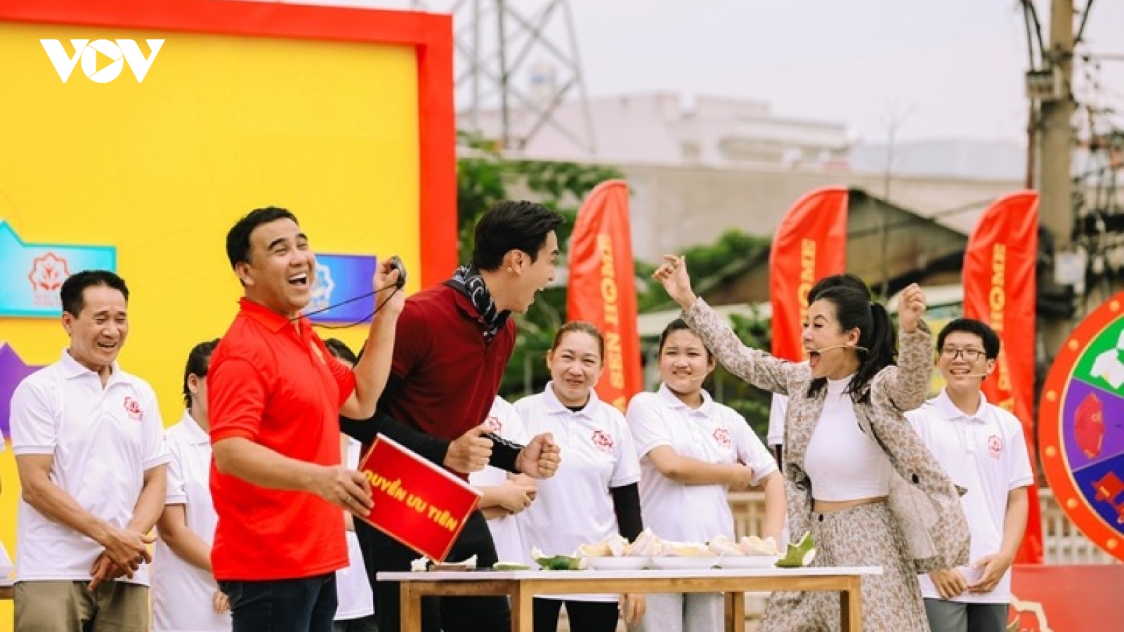 MC Quyền Linh tiết lộ con gái út 'đắt show' hơn cả bố