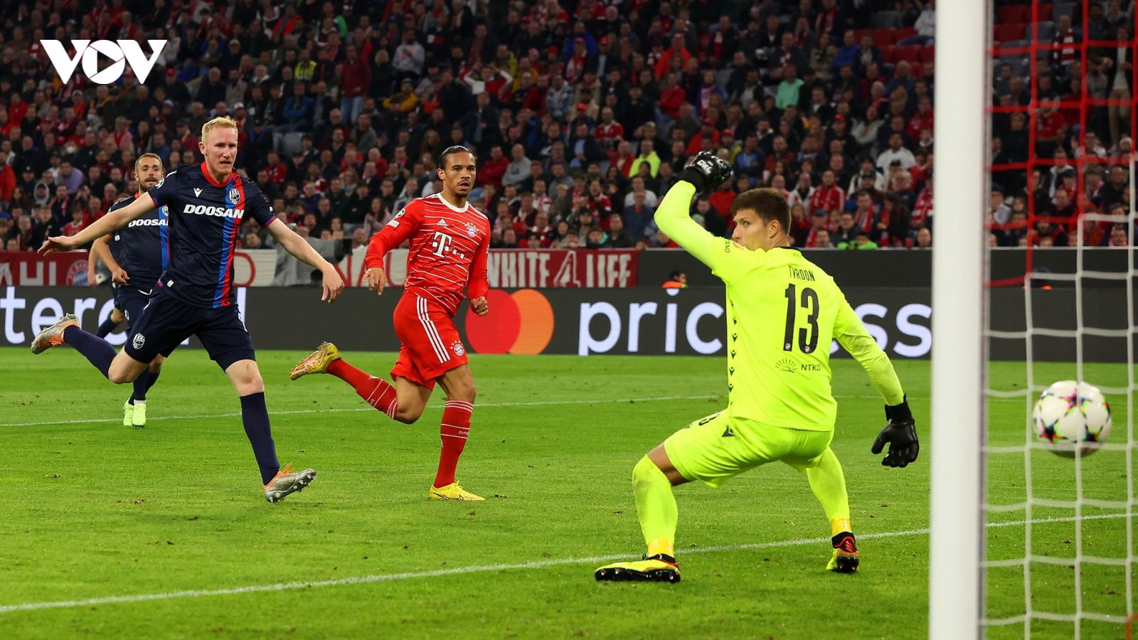 Kết quả Champions League: Liverpool, Bayern, Napoli thắng thuyết phục