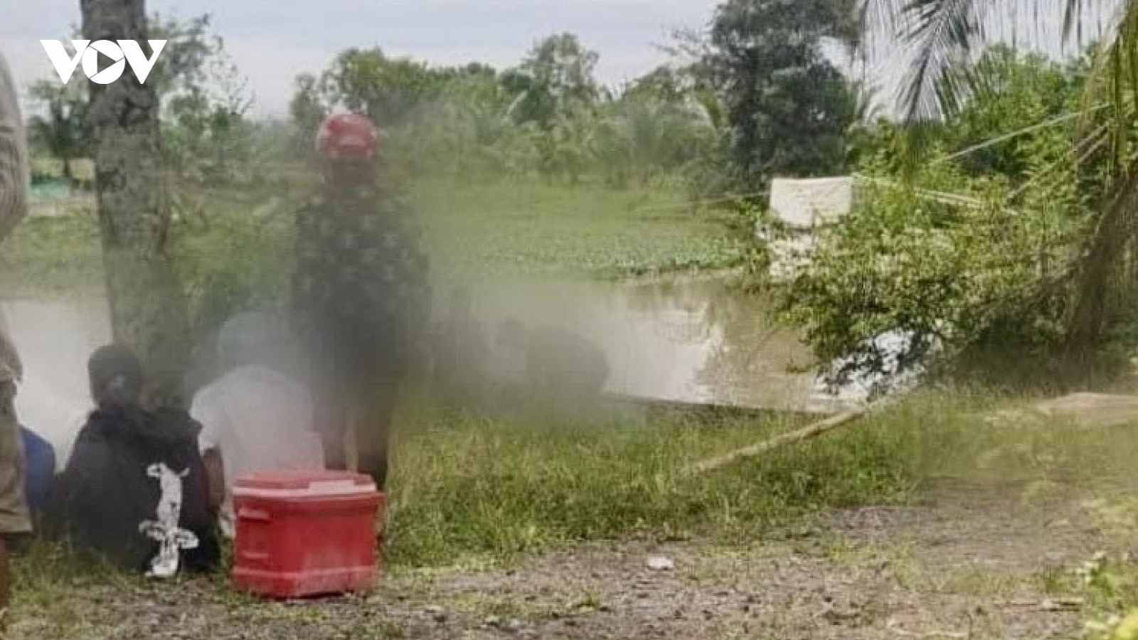 Lật xuồng tự chế, thanh niên bơi ra cứu 2 bạn nhưng cả 3 đều tử vong