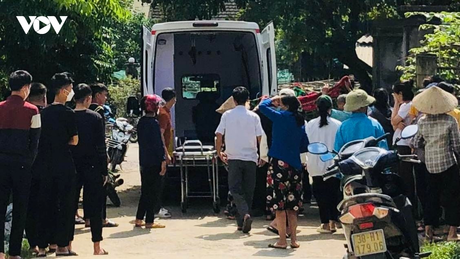 Nam sinh lớp 12 bị bạn cùng trường đâm tử vong trên đường đi học về