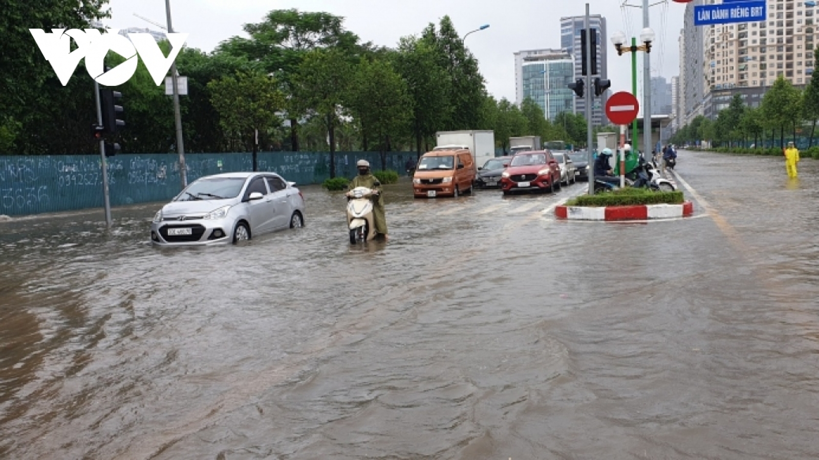 Thành phố lớn bị ngập lụt nặng, trách nhiệm thuộc về ai?