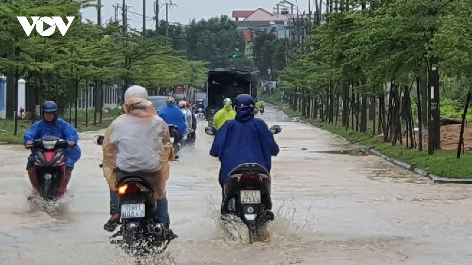 Mưa ngập cục bộ, học sinh ở một số điểm trường ở Đà Nẵng nghỉ học