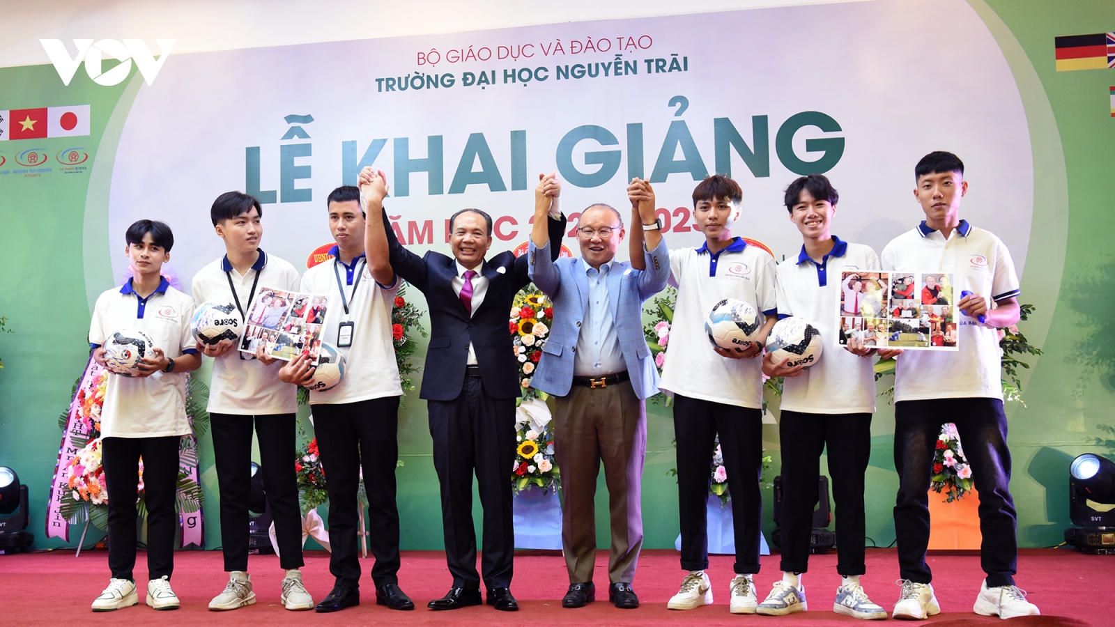 Nhiều trường đại học tổ chức khai giảng năm học mới