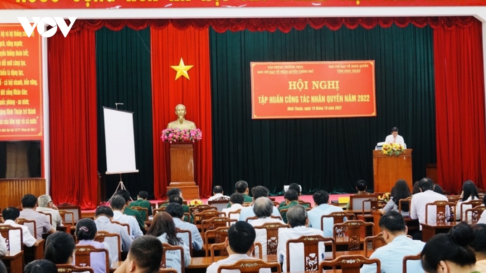 Hơn 200 đại biểu ở Ninh Thuận dự tập huấn về quyền con người 