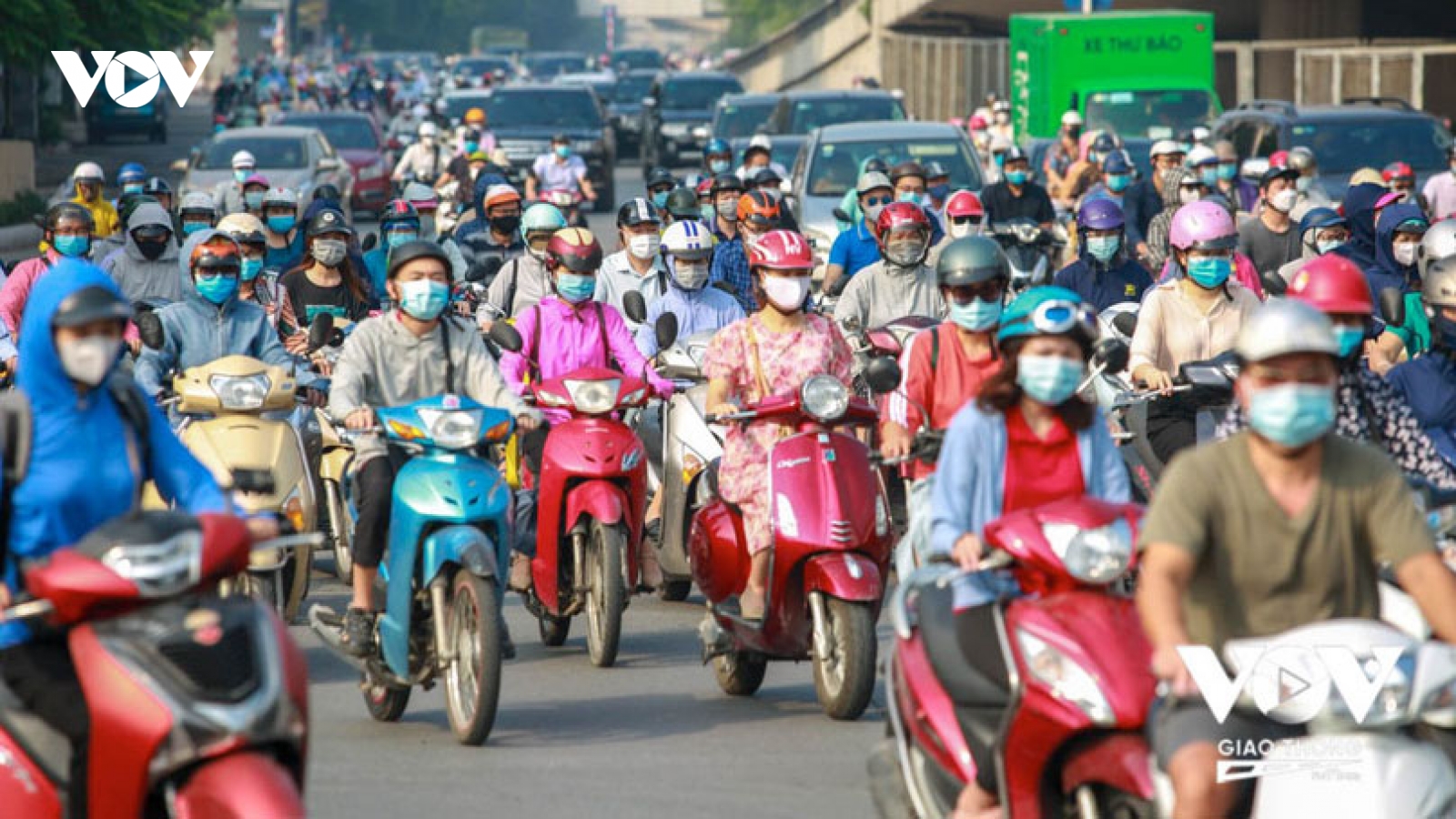 Hạn chế xe cá nhân vào nội đô bằng phí đỗ, được không?