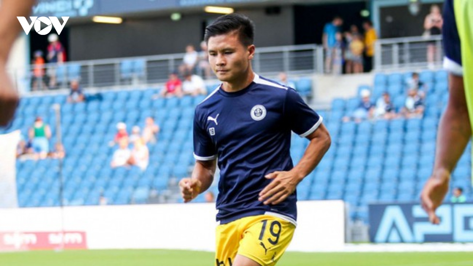 Quang Hải không ra sân trong ngày Pau FC thua đau Metz