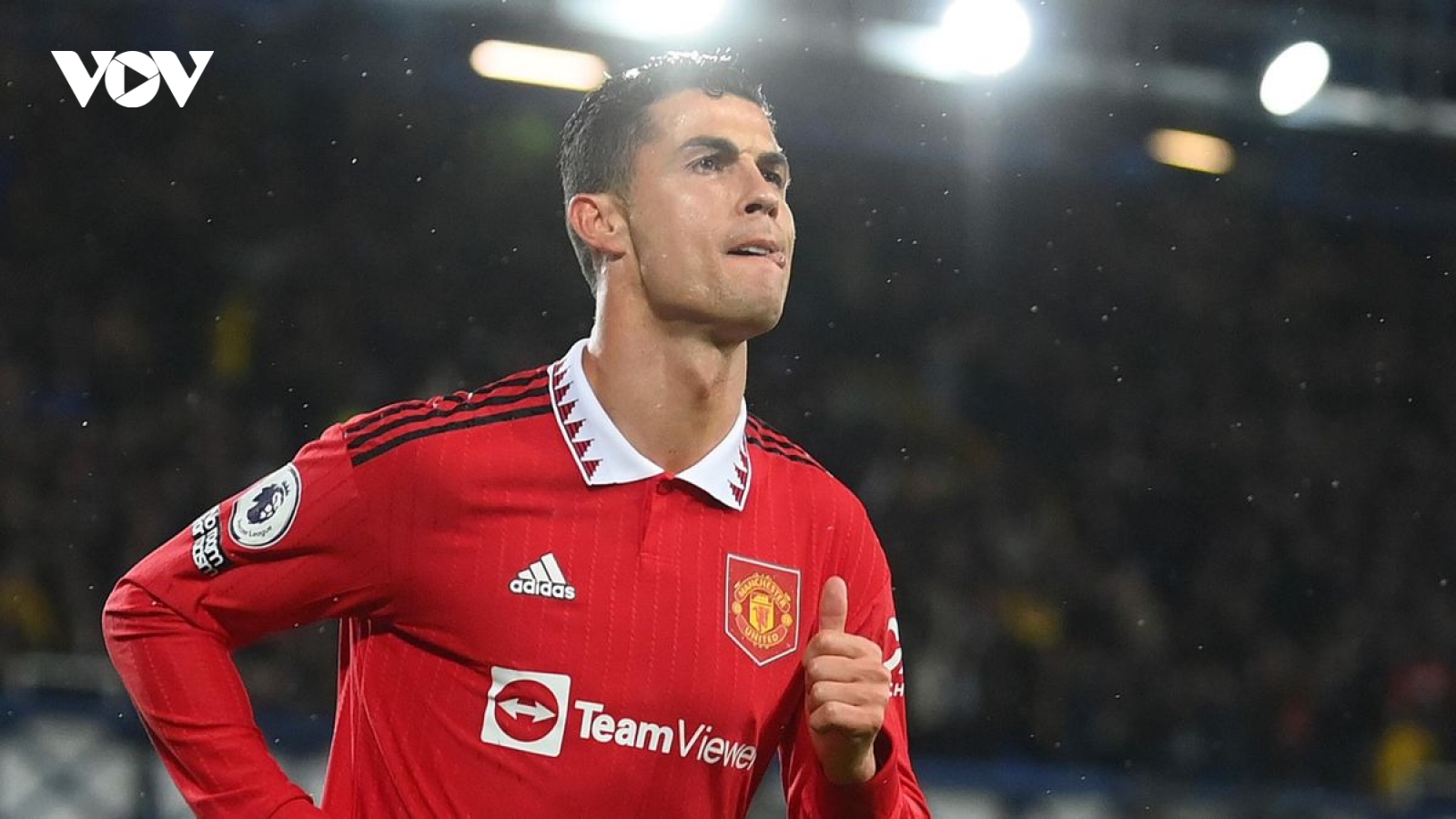 Ten Hag dự đoán Ronaldo sẽ ghi bàn sòn sòn khi cán mốc 700 pha lập công